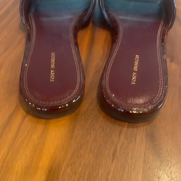 Tory Burch “Eleanor” Cordovan Croc-Embossed Slides - Picture 3 of 4